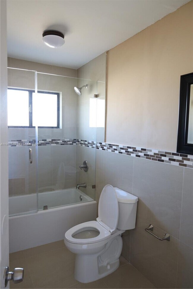 Building Photo - 2385 NE 171 St