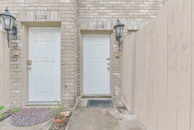 Building Photo - 3126 Holly Hall St