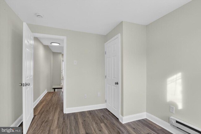 Building Photo - 1729 N Bambrey St