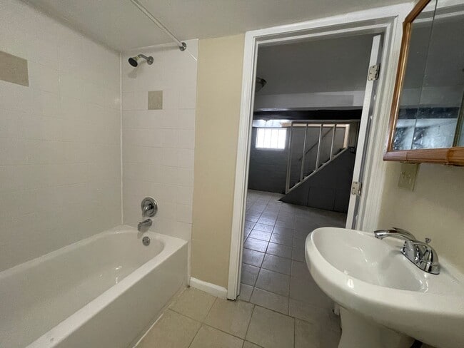 Building Photo - 5233 Anthony St