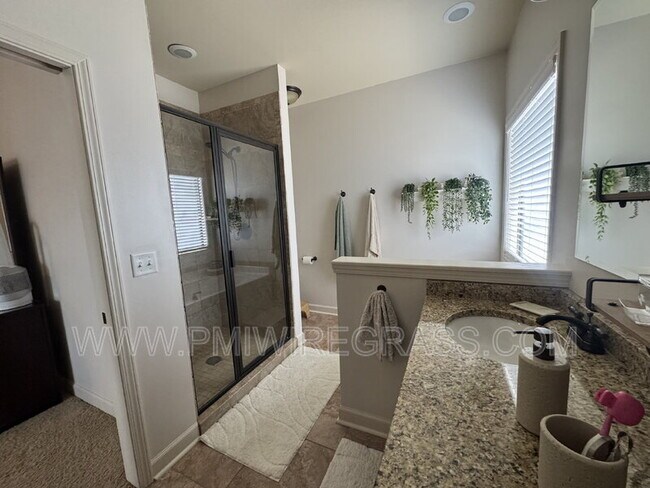 Building Photo - 303 Ponderosa Dr