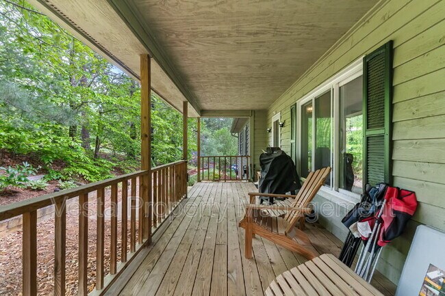 Building Photo - 857 Reems Creek Rd