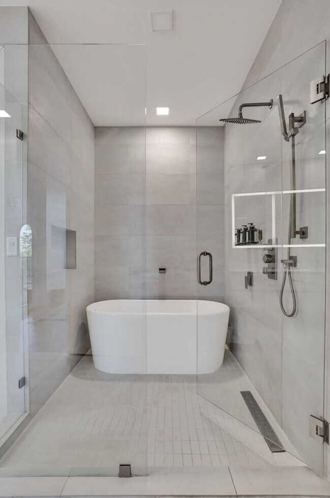 Building Photo - 1220 17th St