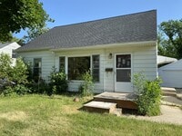Building Photo - 1428 30th St NE