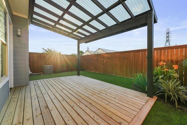 Building Photo - 10964 Swang Link Dr