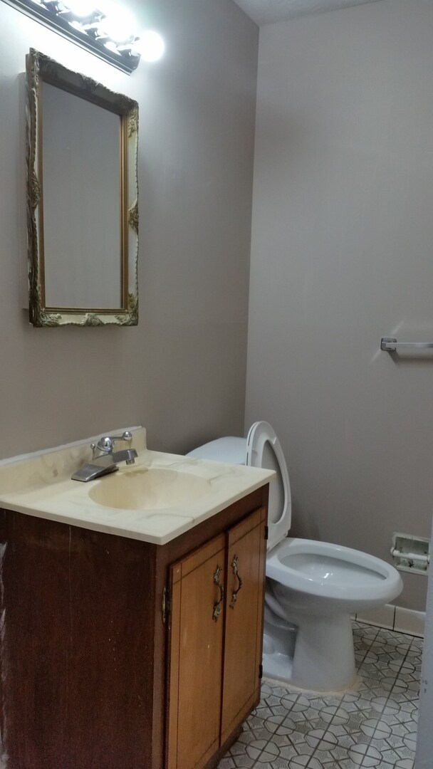 Building Photo - Coming Soon: Secluded 3 Bed x 2 Bth Ranch-...