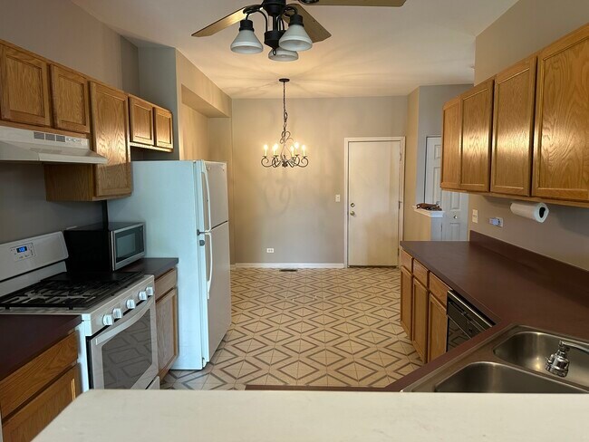 Building Photo - 764 Panorama Ct