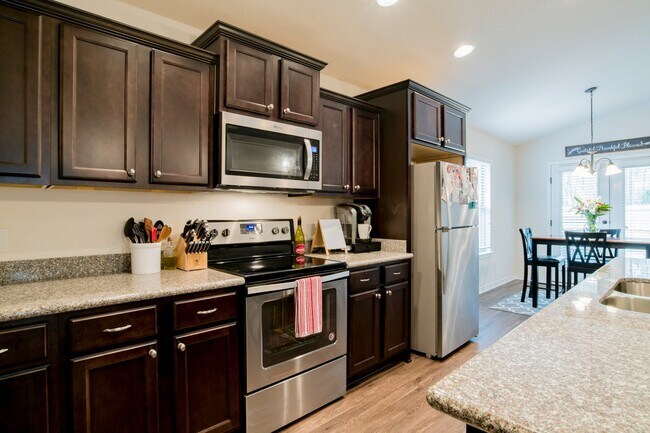 Building Photo - Beautiful 4 bedroom home in Pace