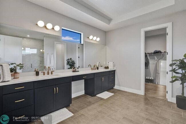 Building Photo - 2622 NW 87th Ter