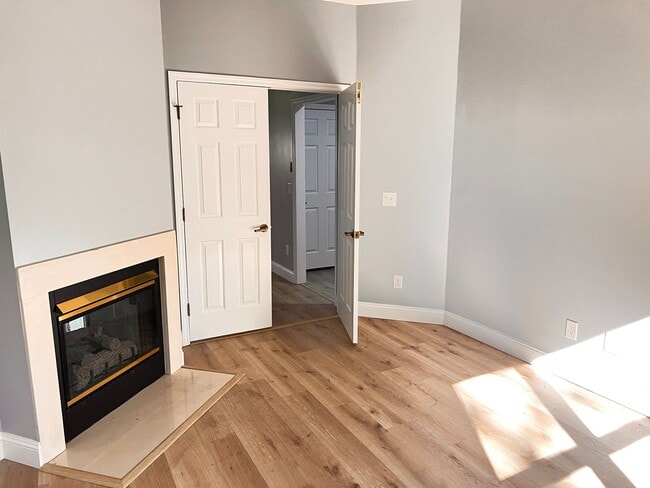Building Photo - GORGEOUS 3 BEDROOM, 2.5 BATH HOME LOCATED IN TIDEWATER PLANTATION! AVAILABLE NOW!