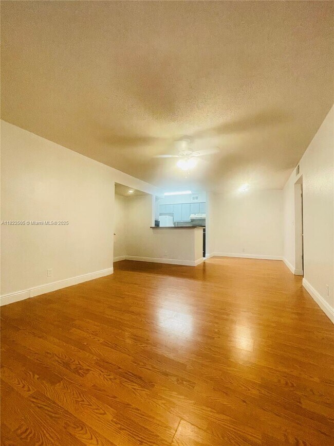 Building Photo - 2736 S University Dr