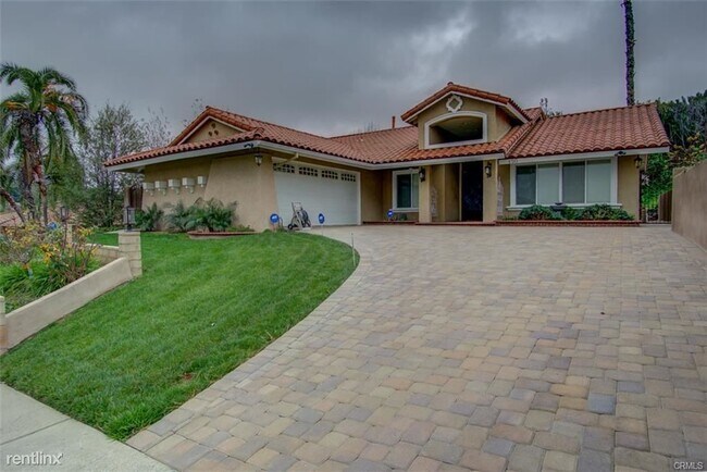 Building Photo - 3 br, 2 bath House - 450 Teakwood Ave