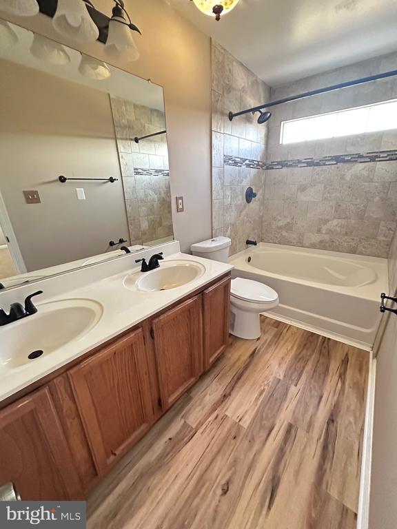 Building Photo - 783 Vanderbilt Terrace SE