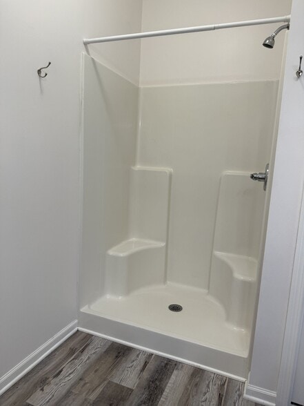 Building Photo - 2323 E Porter Ave