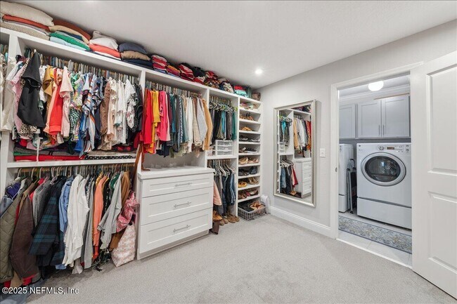 Building Photo - 552 Meadow Creek Dr