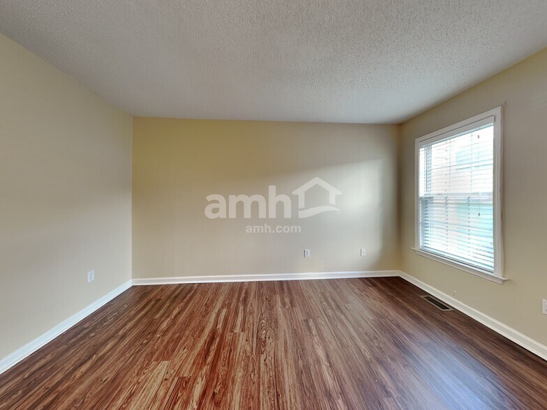 Building Photo - 5 Stonington Way