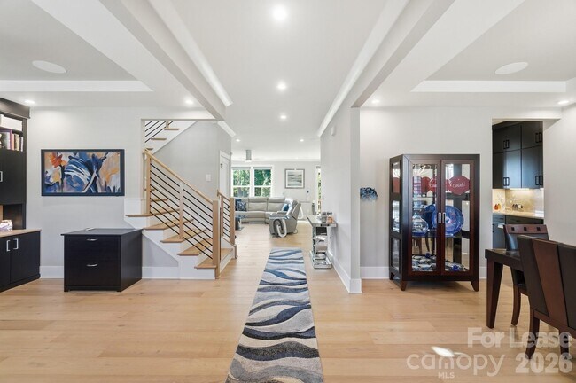 Building Photo - 5225 Glenwalk Dr