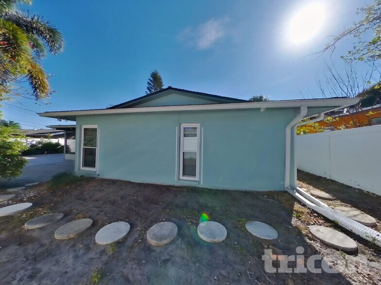 Building Photo - 1866 Belleair Rd