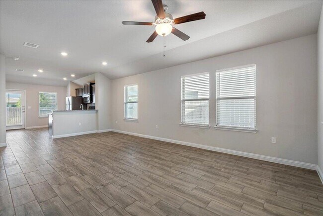 Building Photo - 8205 Cottage Rose Dr