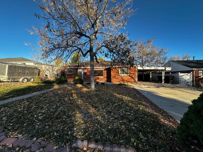 Building Photo - Charming 3 bed/2 bath house in the Heart o...