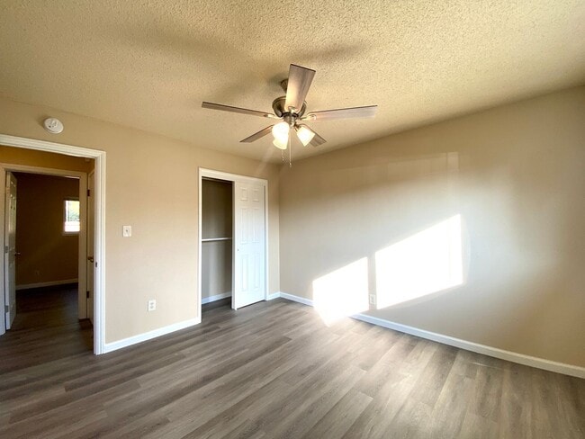 Building Photo - $1,895 Peach & Mckinley, 3 Bedroom - E. Ho...
