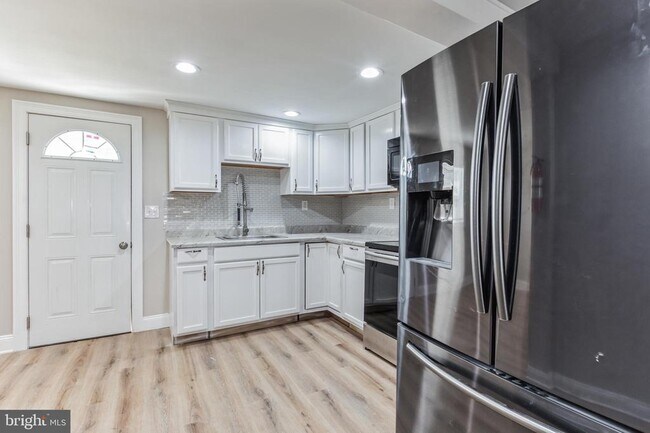 Building Photo - 614 Minor St