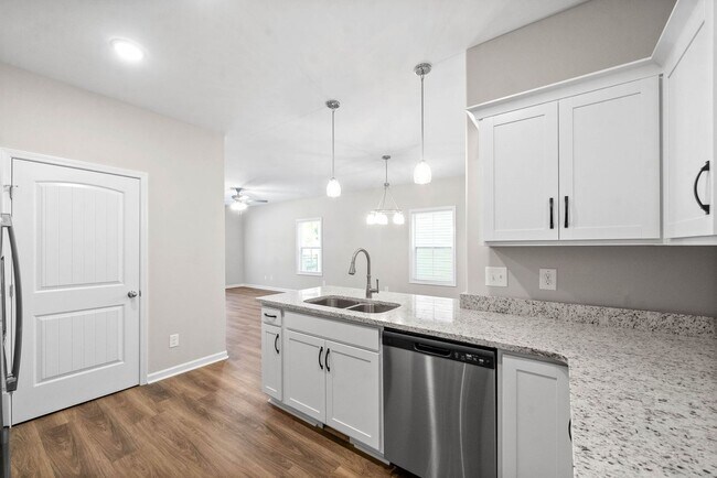 Building Photo - Beautiful 3 Bedroom Home For Rent Near Downtown Clarksville!