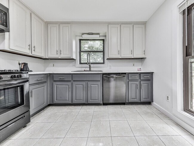 Building Photo - 932 Blackwell Trail