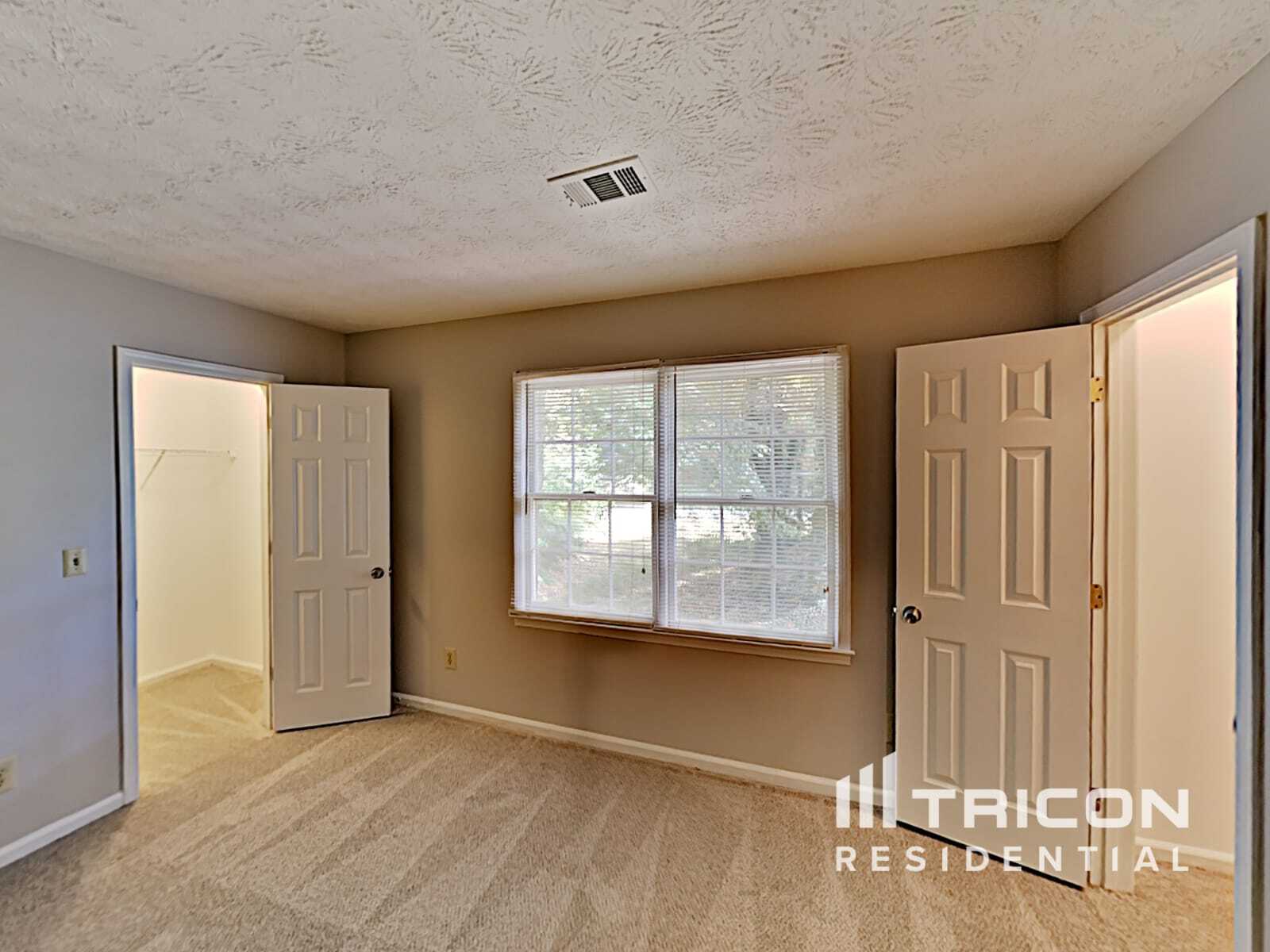 Building Photo - 1720 Ridgefield Dr