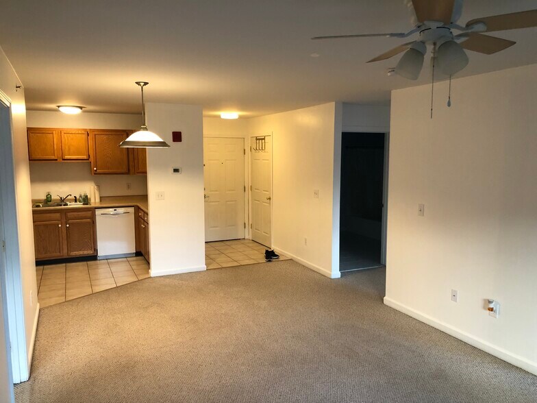 Building Photo - 305 Lime Kiln Rd