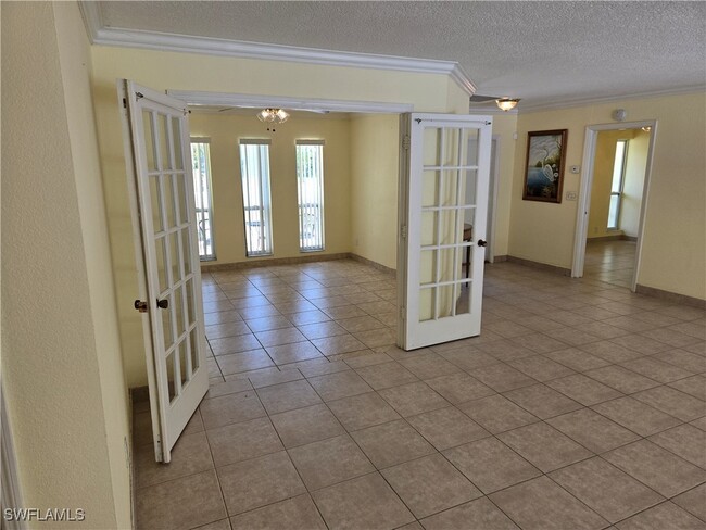 Building Photo - 639 Pompano Dr