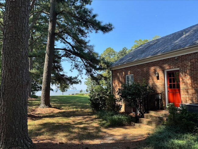 Building Photo - 3202 Derby Ln