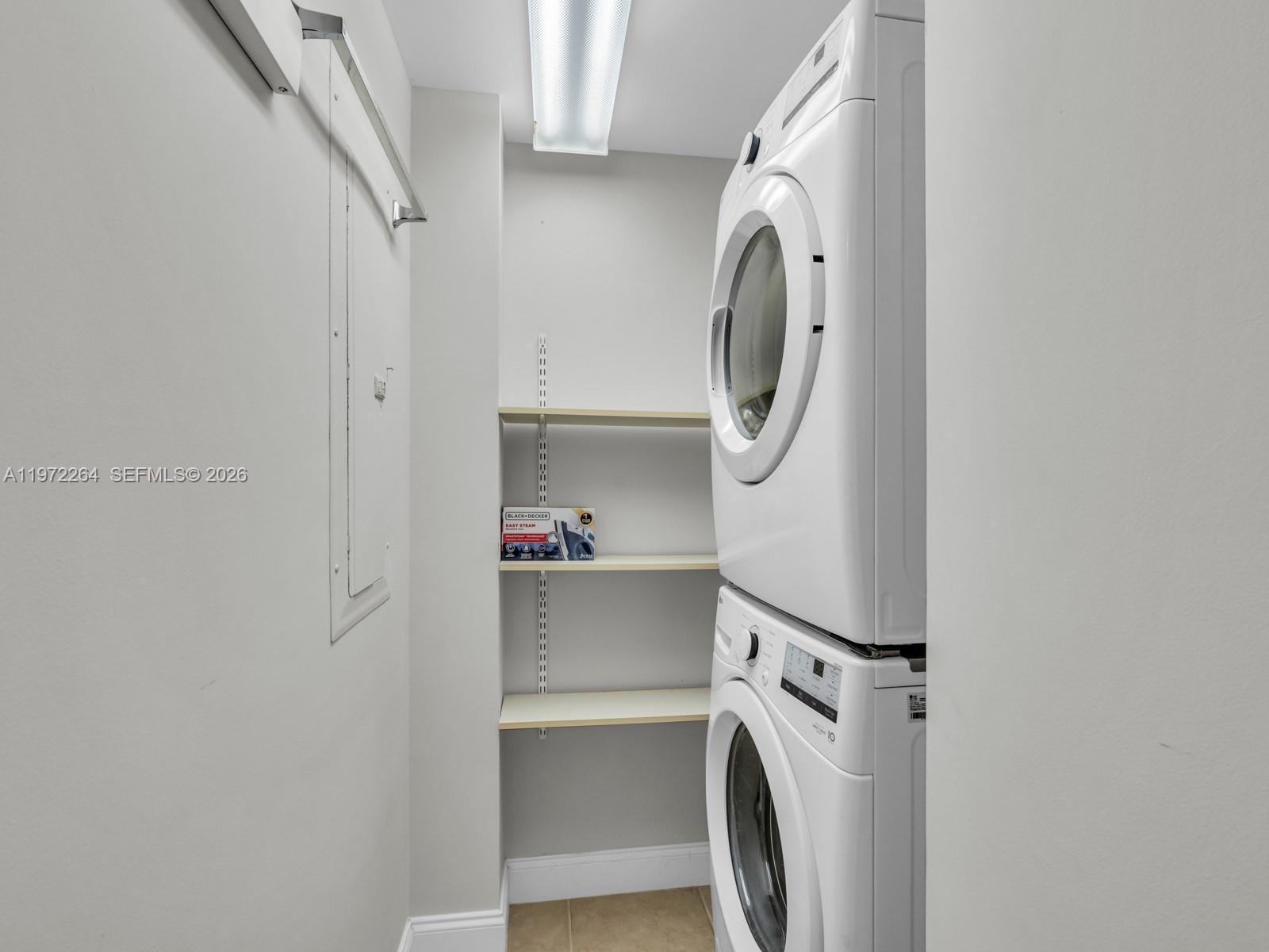 Building Photo - 2051 SE 3rd St