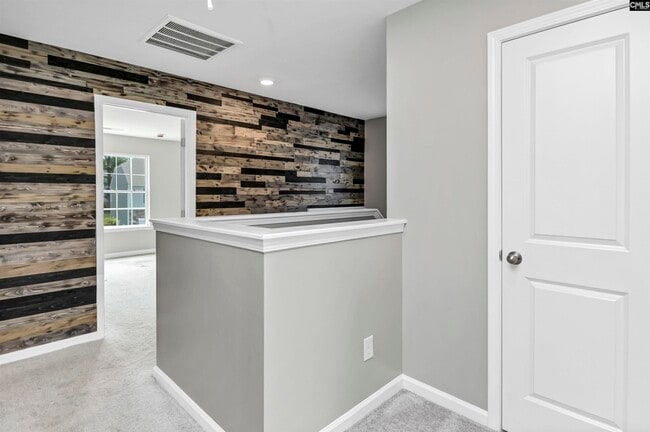 Building Photo - 414 Tulip Way