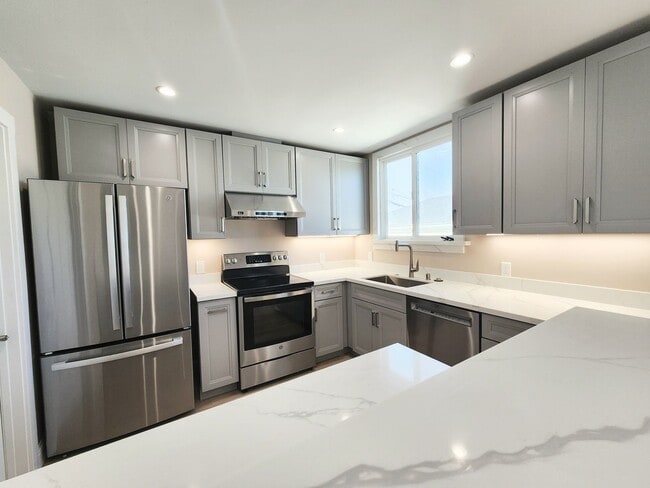 Building Photo - 3 bedroom Daly city home