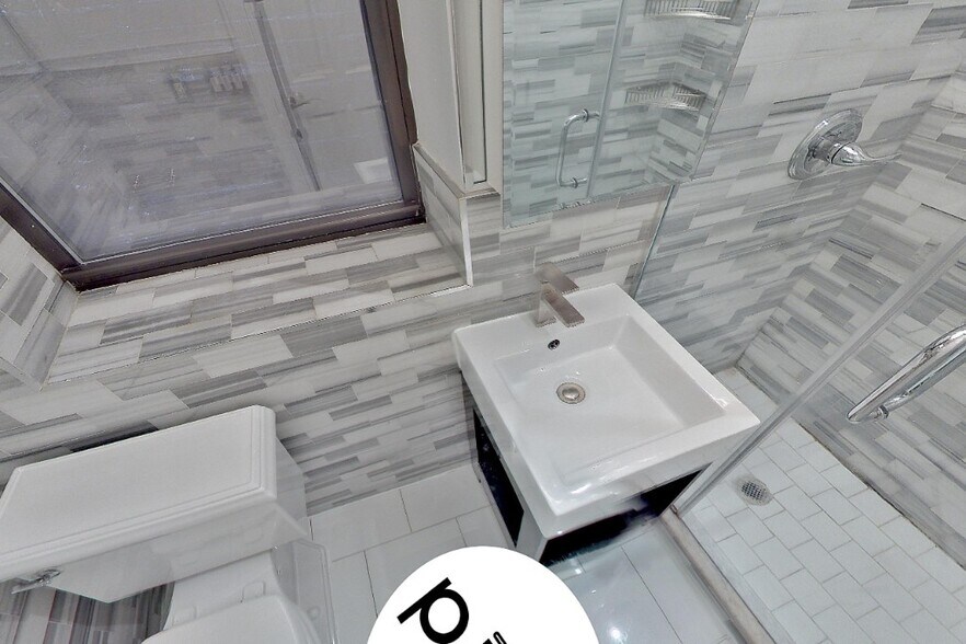 Building Photo - 5 W 103rd St