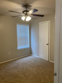 Building Photo - 8129 Foxfire Ln