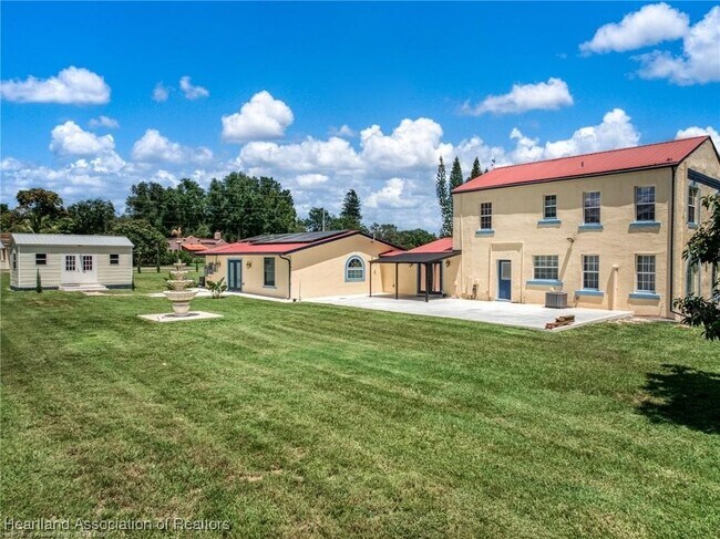 Building Photo - 1110 Hotiyee Ave