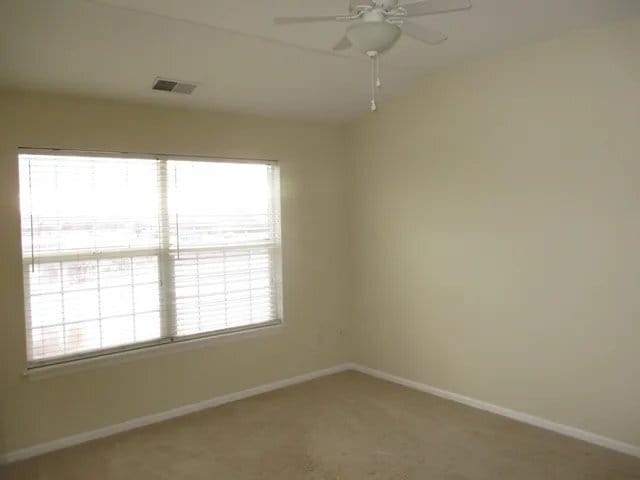 Building Photo - 892 Boxwood Dr