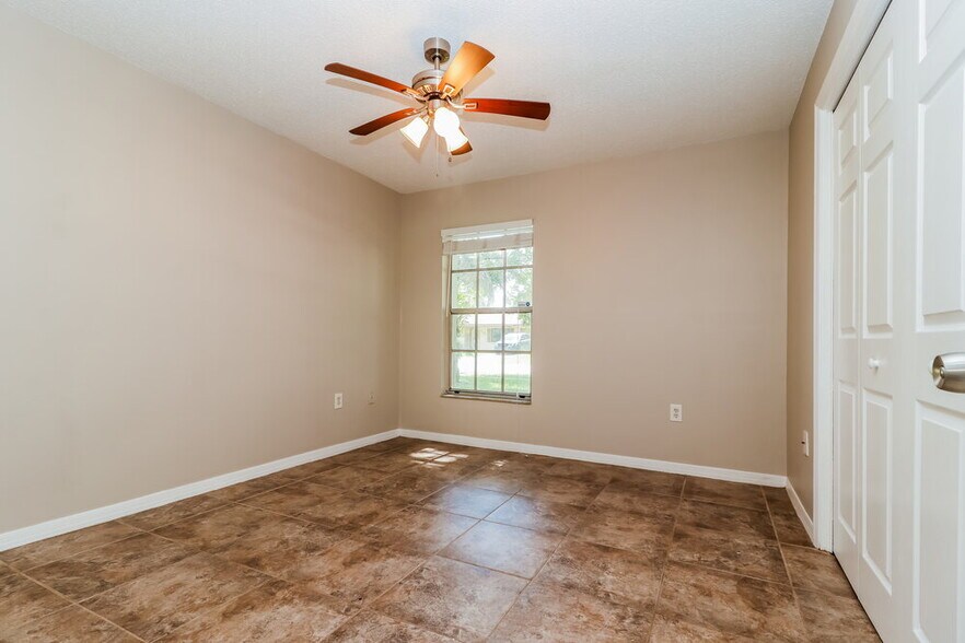 Building Photo - 634 Hemlock Ln