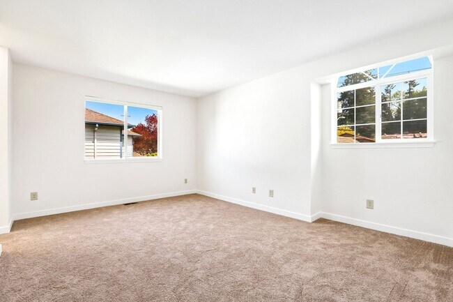 Building Photo - Beautiful Renovated Four Bedroom House for...