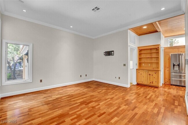 Building Photo - 9005 Opus Dr