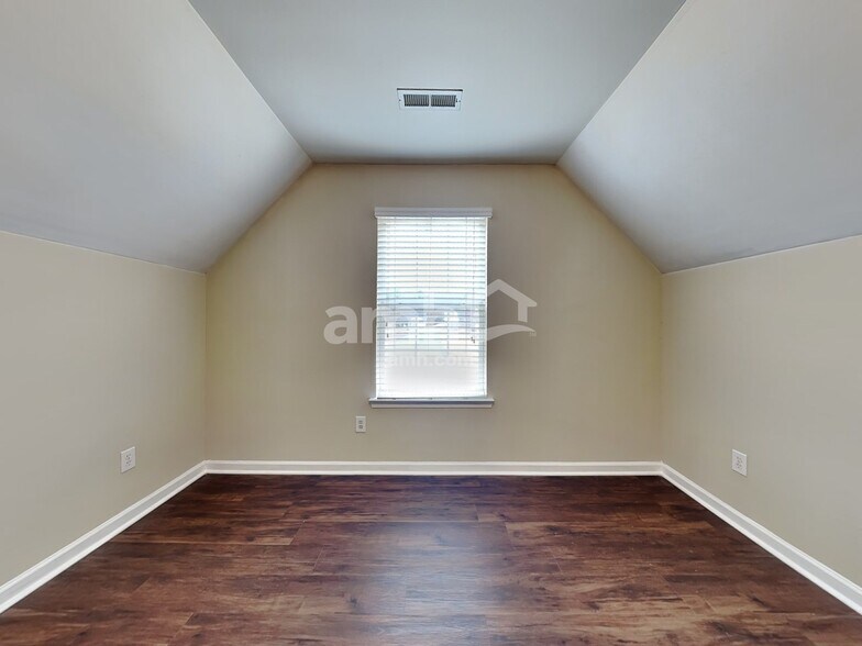 Building Photo - 201 Worcester Ln