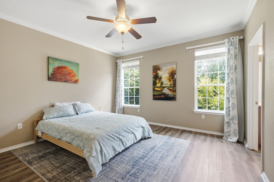 Building Photo - 10908 Culzean Dr