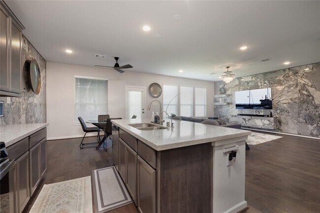 Building Photo - 7702 Kenora Wy