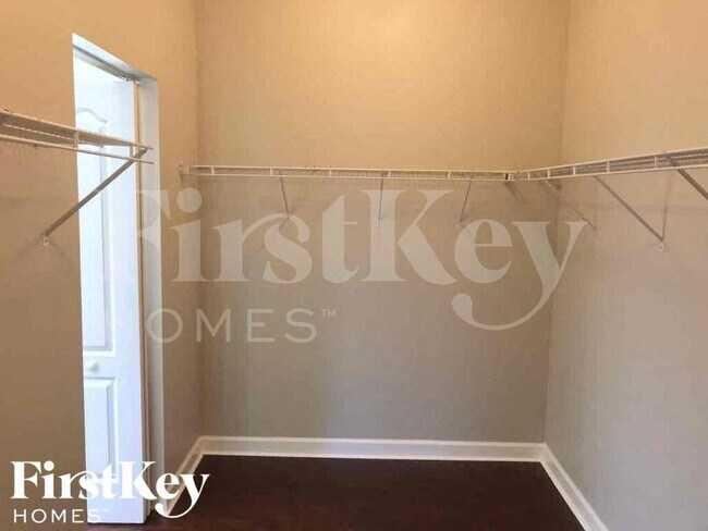 Building Photo - 15320 SW 141st Ct