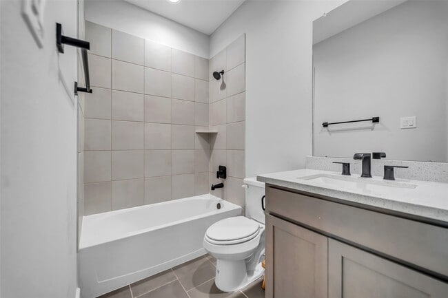 Building Photo - 2502 Ocean Key Dr