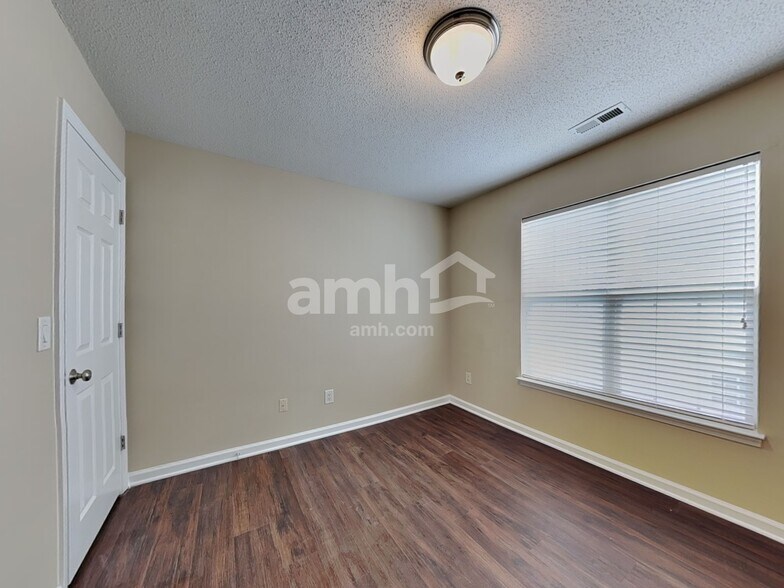 Building Photo - 3646 Sunset Hollow Dr