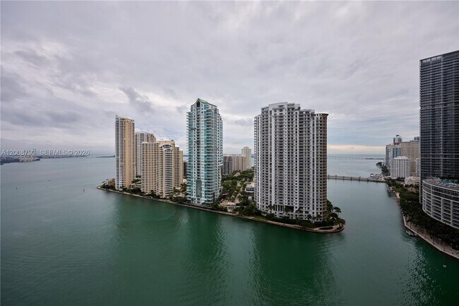 Building Photo - 300 S Biscayne Blvd