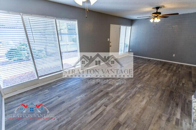 Building Photo - 1828 W Tuckey Ln